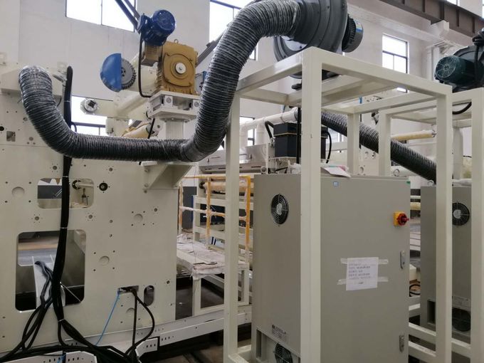 Автоматическая машина слоения горячего сплава пластика с быстрой системой охлаждения в белом и голубом 0